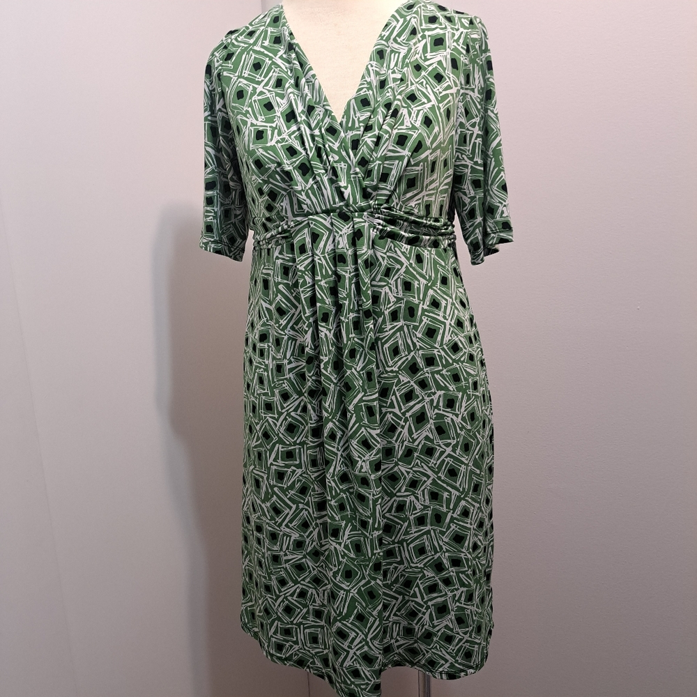 A Pea in the Pod Green Geometric Maternity Wrap Dress